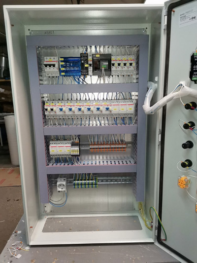 Шкаф управления электрообогревом и освещением 9 линий